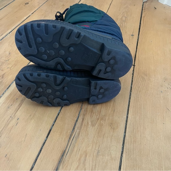 Sorel kids winter boots - Picture 2 of 3
